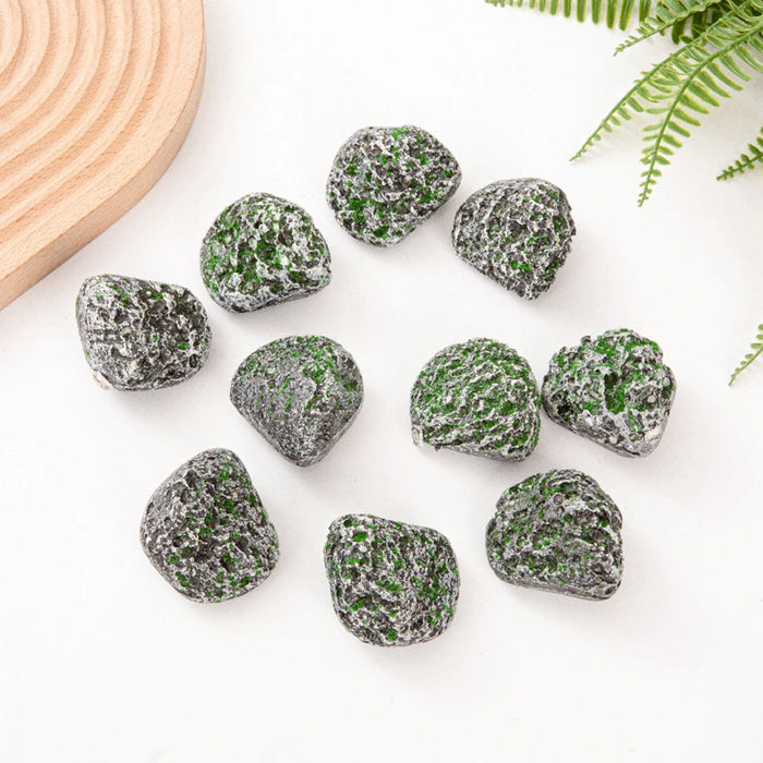 10PCS Mossy Gray Stone Multi-Shaped Planting Moss Blocks – DIY Simulation Green Plants for Garden Decoration