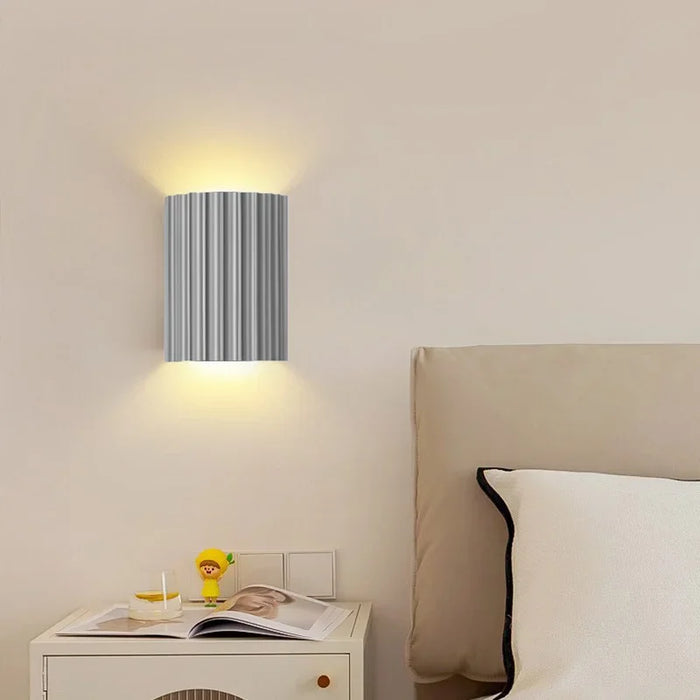 Nordic Resin LED Wall Lamp – G9 Bulb, Modern Wall Sconce for Bedroom, Hallway, Living Room & Restaurant