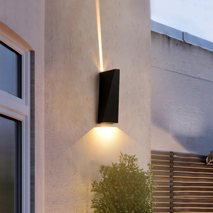 LED Outdoor Wall Lamp – IP66 Waterproof Modern Black Wall Light for Garden, Corridor, and Indoor Spaces (4W/6W/8W)