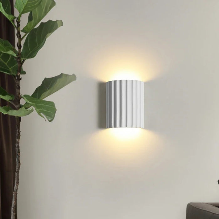 Nordic Resin LED Wall Lamp – G9 Bulb, Modern Wall Sconce for Bedroom, Hallway, Living Room & Restaurant
